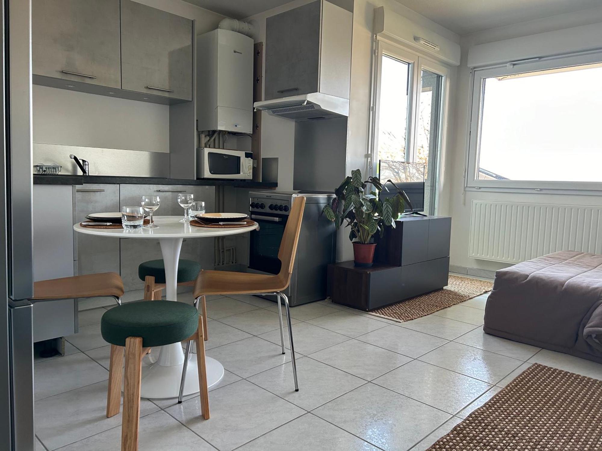Apartamento Jolie Vue Au Calme Évian-les-Bains Exterior foto